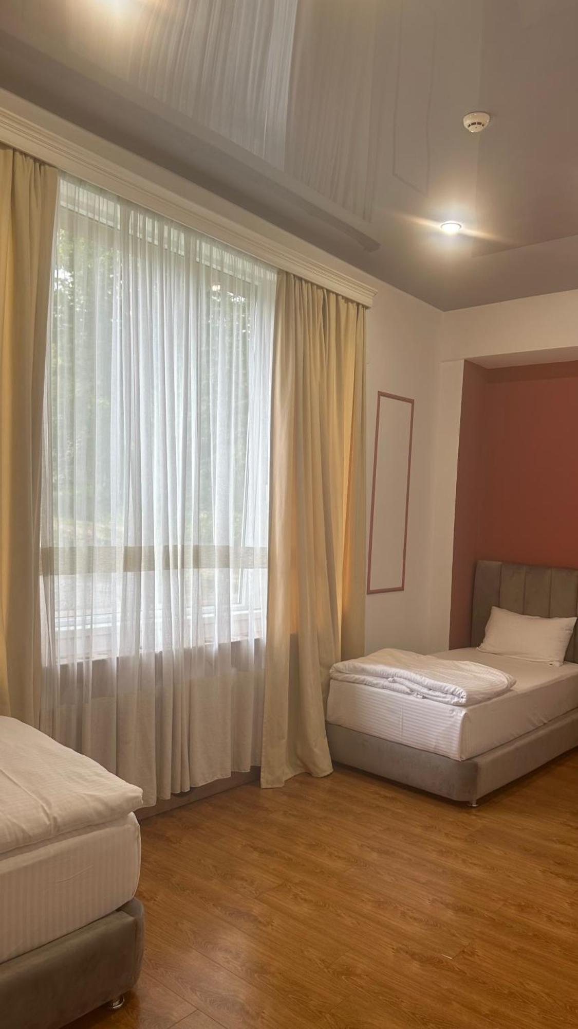 Wald Hotel Лагодехи Екстериор снимка