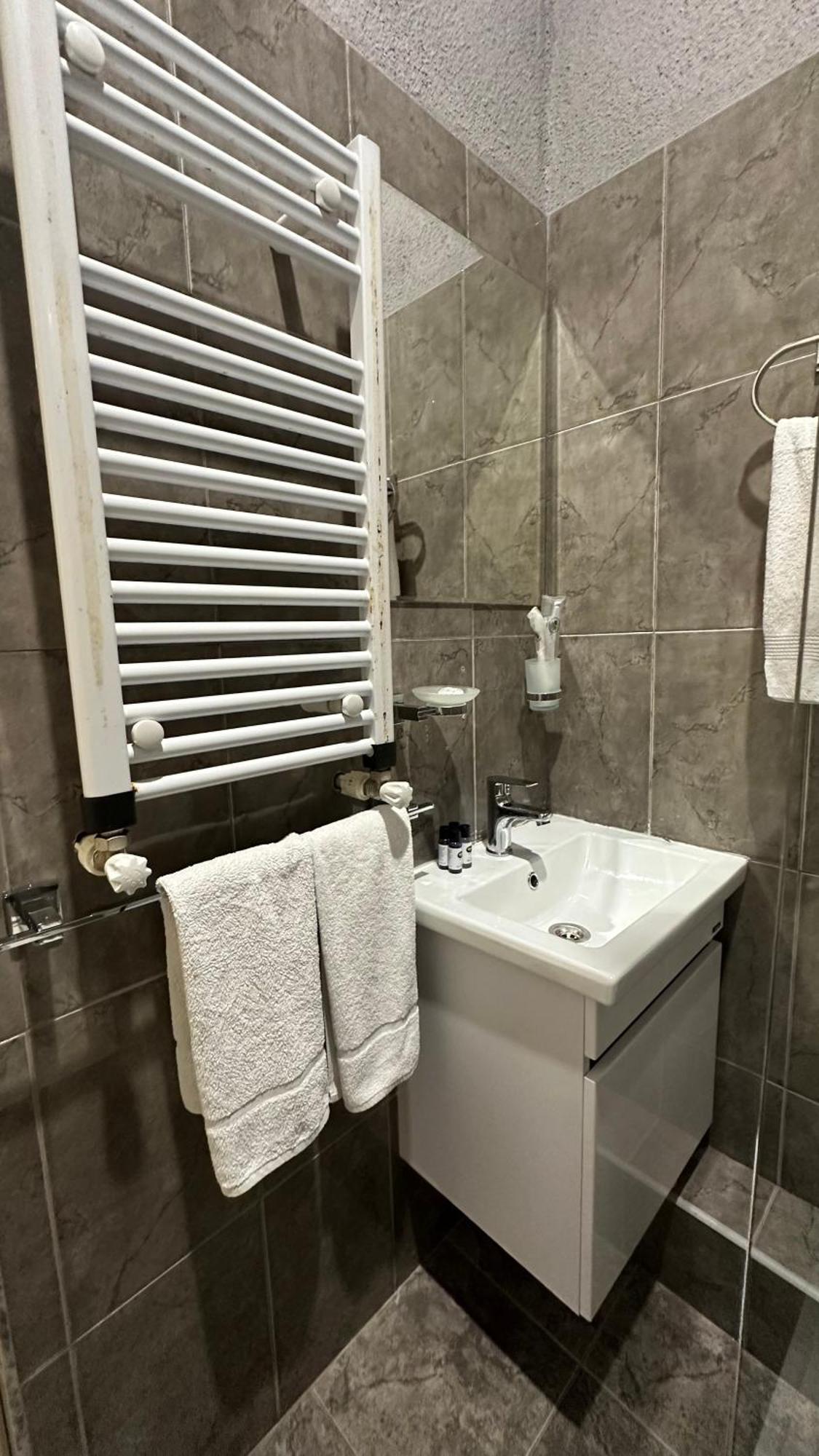 Wald Hotel Лагодехи Екстериор снимка